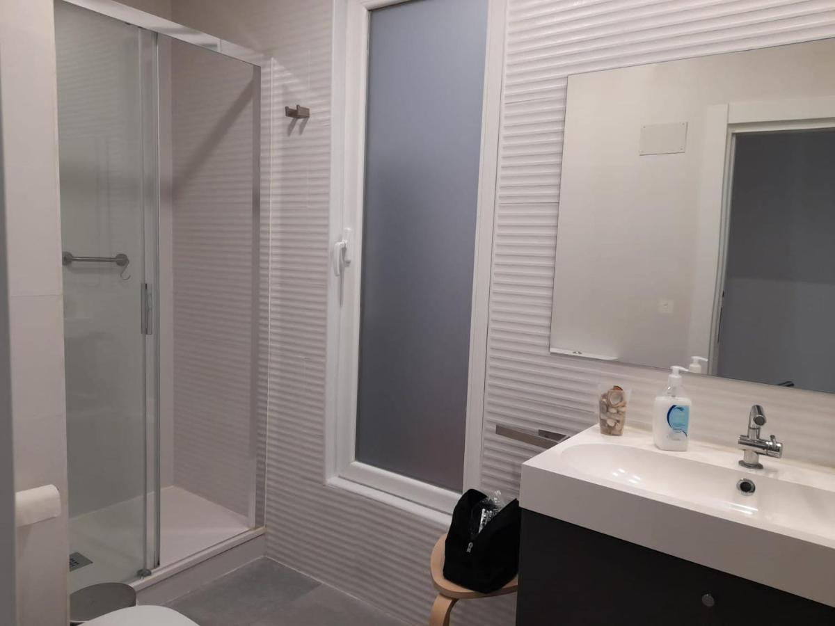 Apartamento Amplio Piso Exterior En El Centro De *